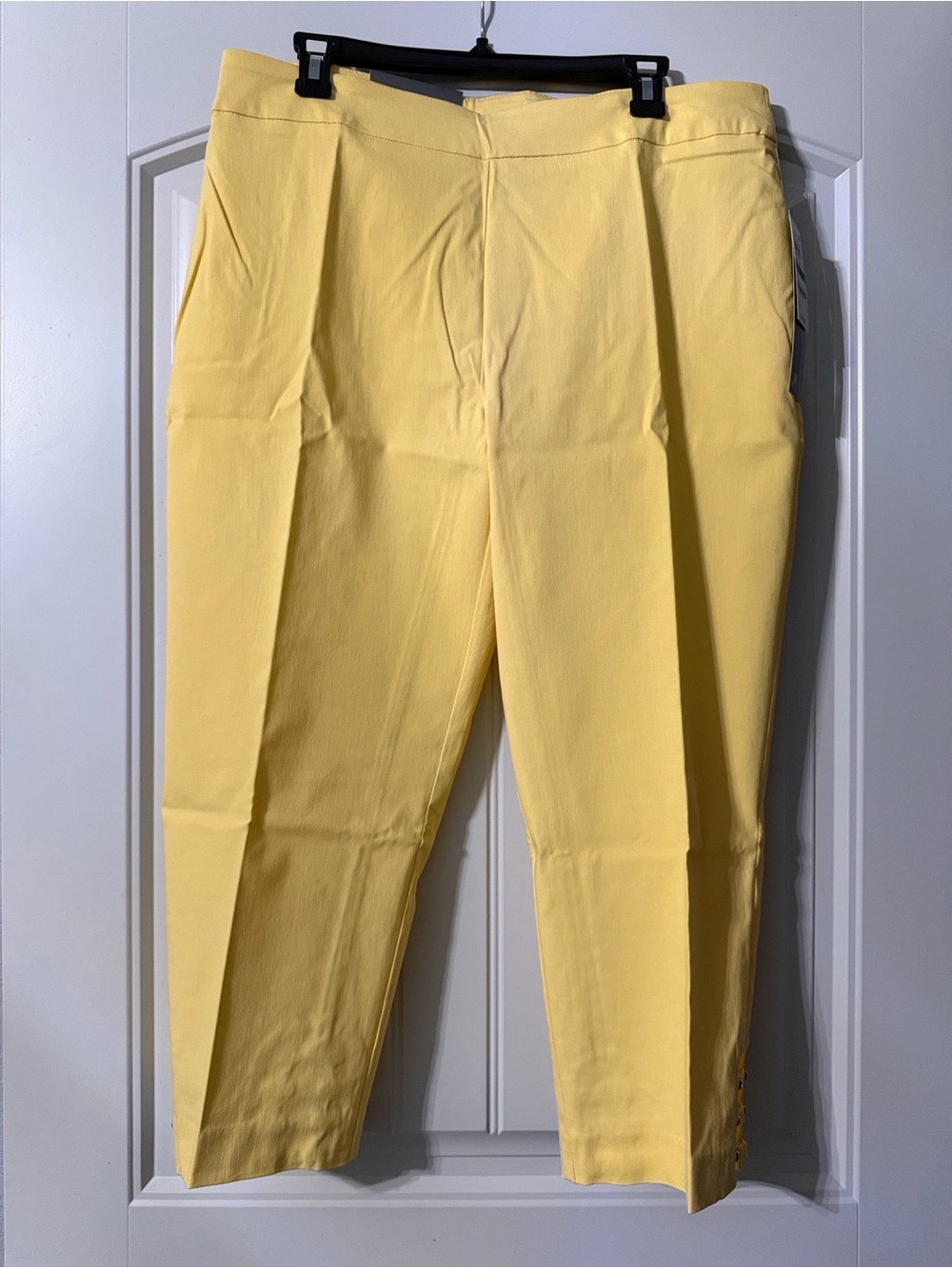 JM Collection Yellow Stretch Capris